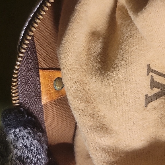 LV Monogram Keepall 45 - Picture 5 of 16